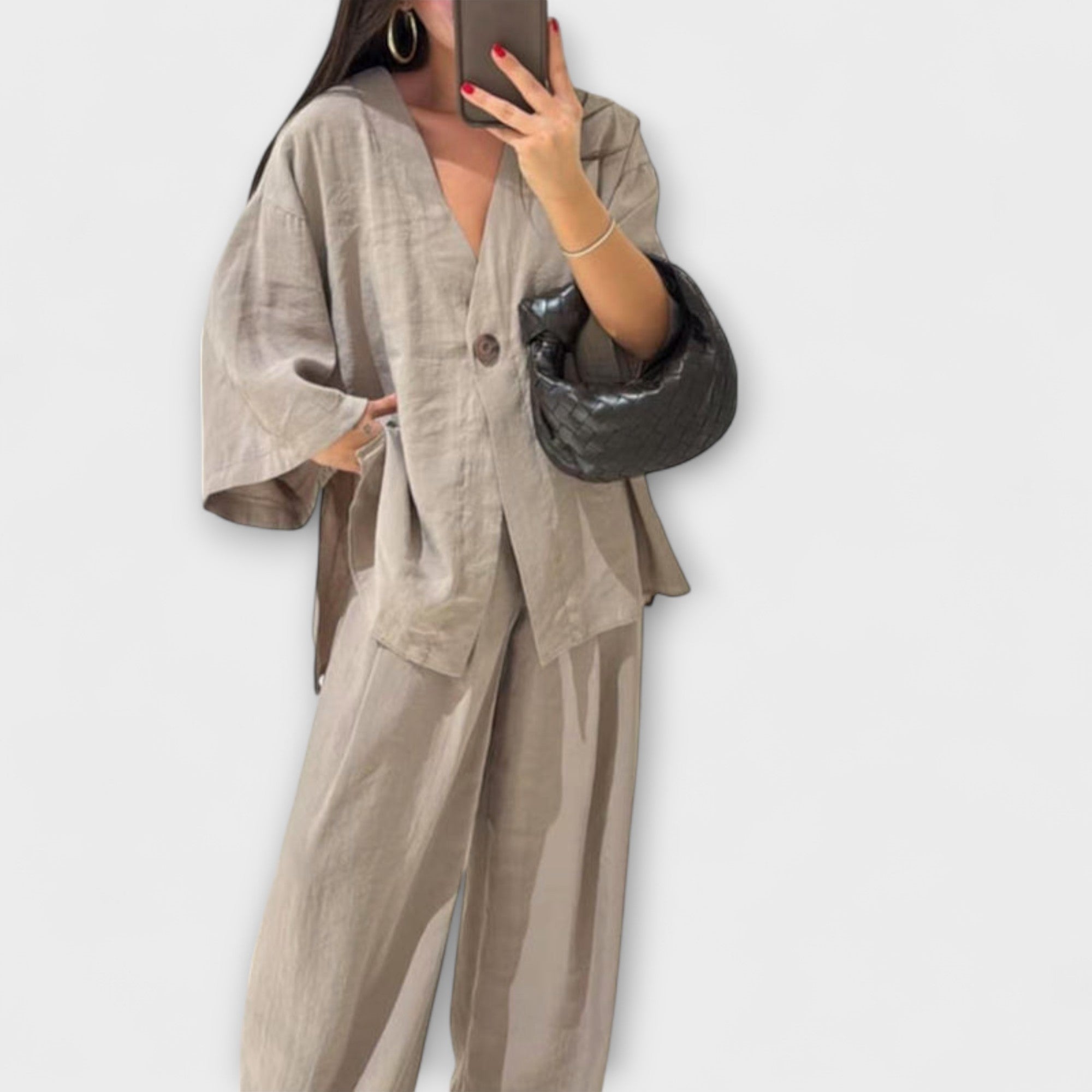 Jacqueline ™ | Ležérny top s V-výstrihom a nohavicový set