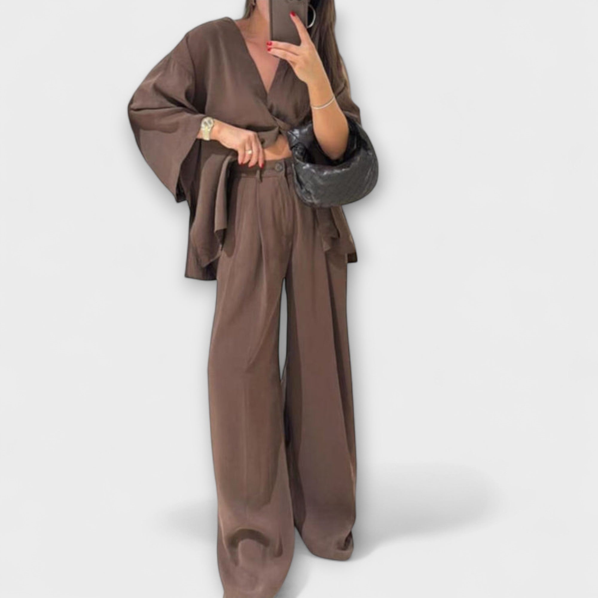 Jacqueline ™ | Ležérny top s V-výstrihom a nohavicový set