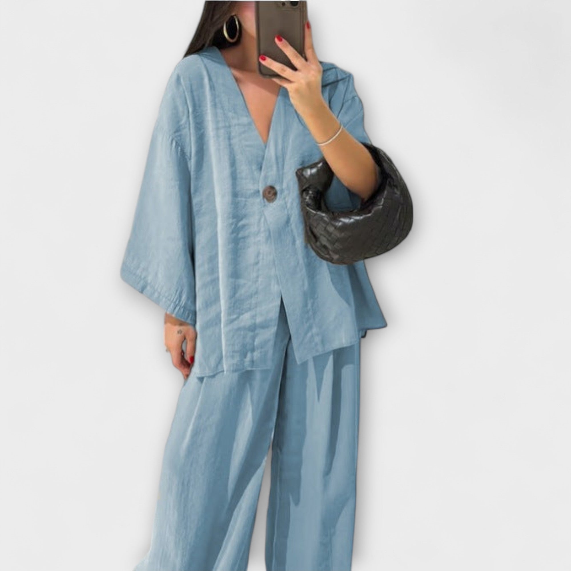 Jacqueline ™ | Ležérny top s V-výstrihom a nohavicový set