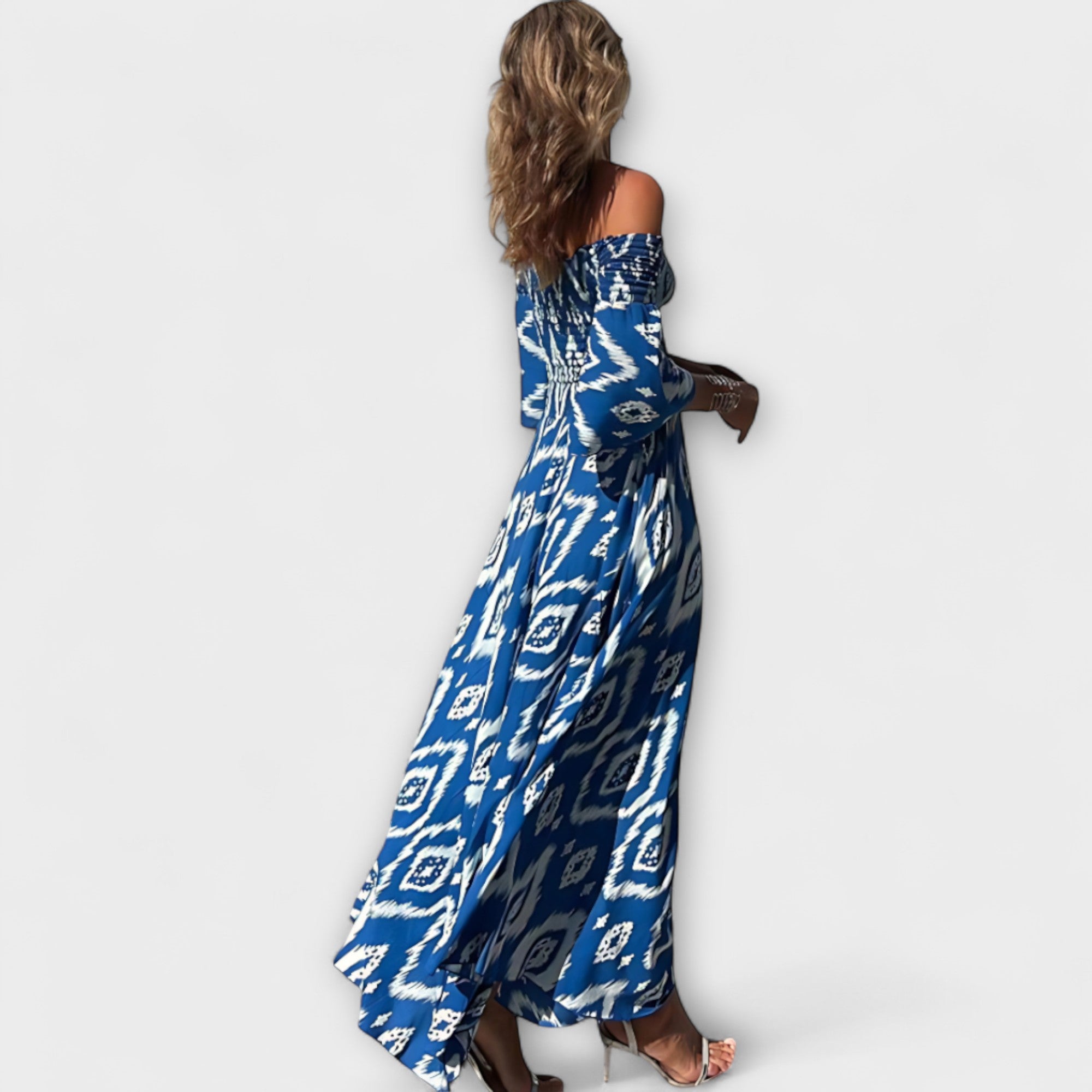 Bella ™ | Šaty s odhalenými ramenami a morskými kvetmi