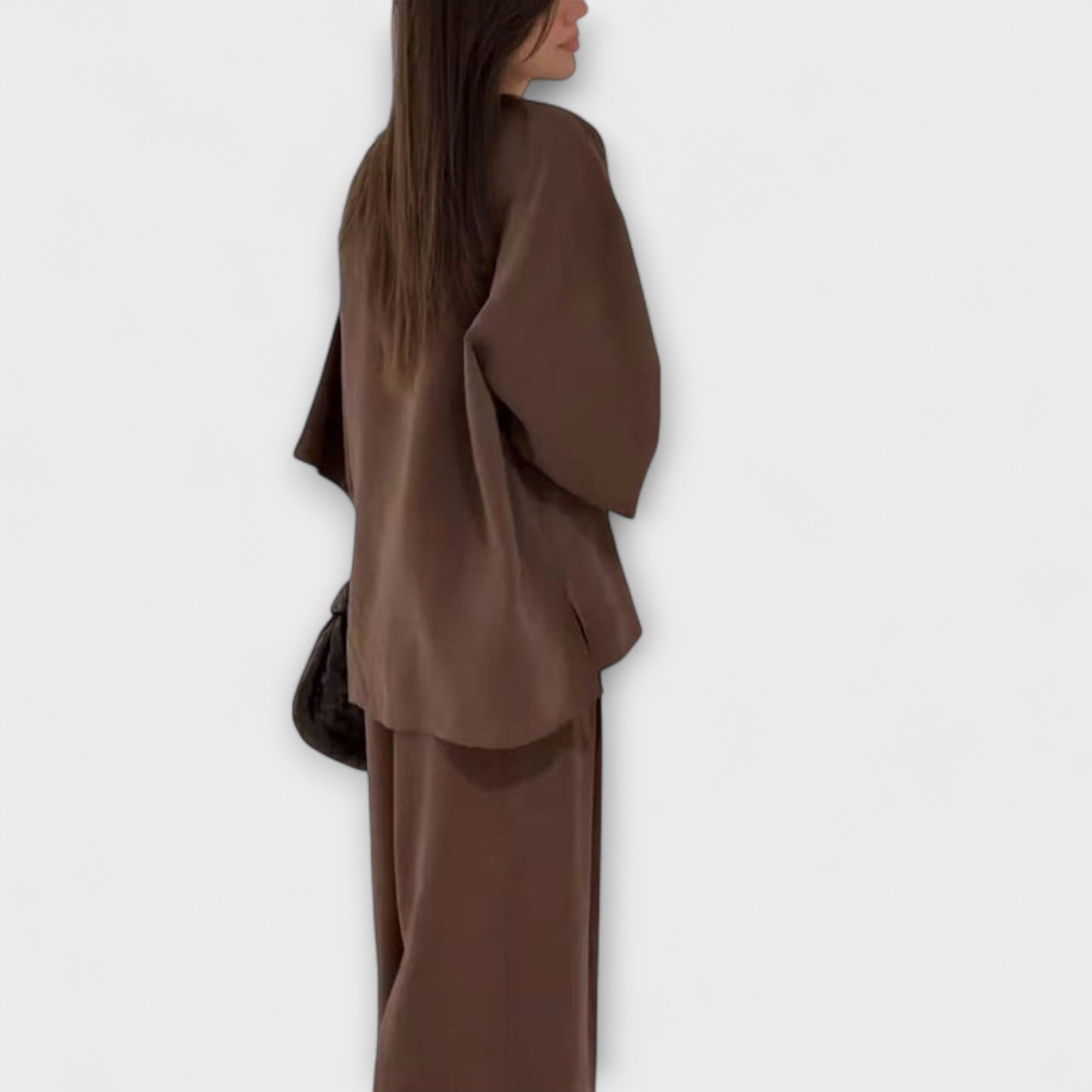 Jacqueline ™ | Ležérny top s V-výstrihom a nohavicový set